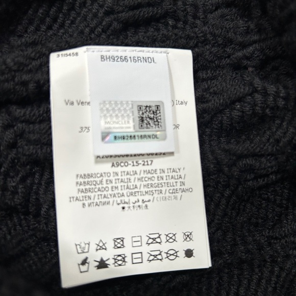 Moncler Virgin Wool Turtleneck Poncho Cape Sweater in Black Size Medium - Picture 11 of 13